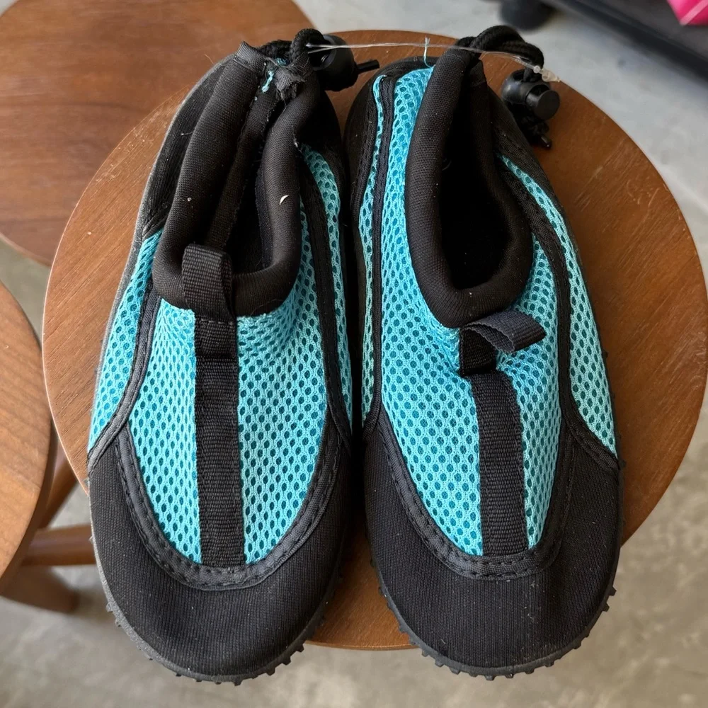 New! Kids aqua socks / water shoes